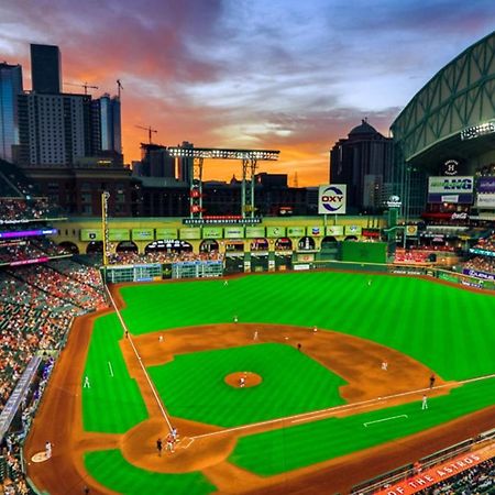 U1 Penthouse Downtown Houston Rental Car Available Apt 1Br 1Bth Gym Sleep Good Exteriör bild