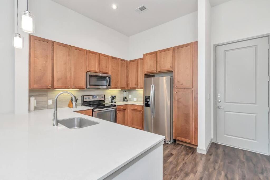 U1 Penthouse Downtown Houston Rental Car Available Apt 1Br 1Bth Gym Sleep Good Exteriör bild